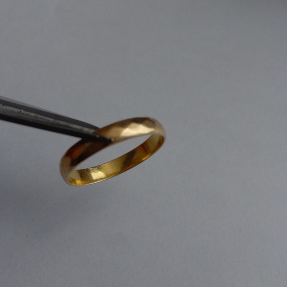 Stunning 18k gold engagement ring size 8, 5 - Picture 9 of 9